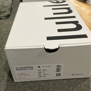 Size 8.5 us black w chargefeel workout low shoes